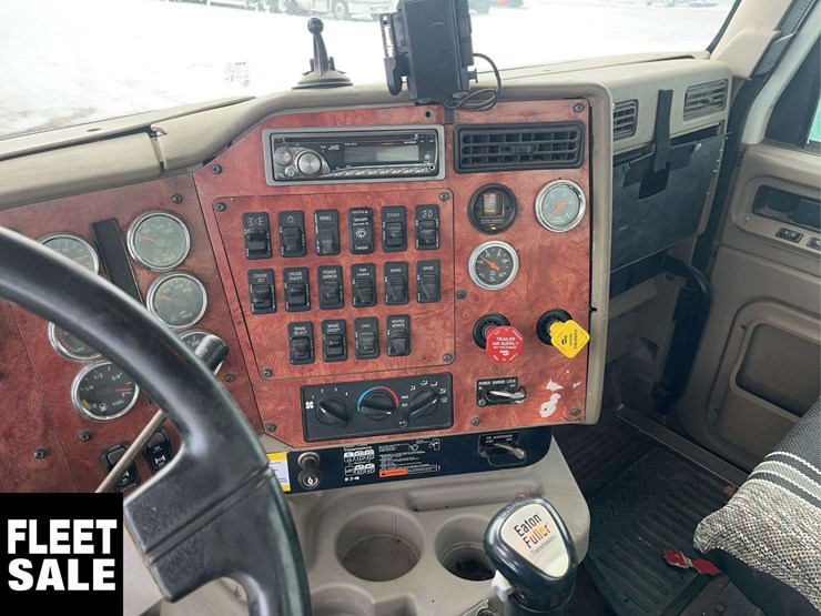 2003-international-9200i-image-13