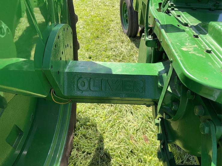 oliver-super-88-image-80