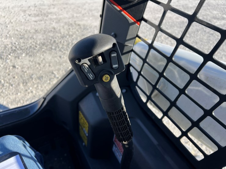 2023-bobcat-t62-image-8