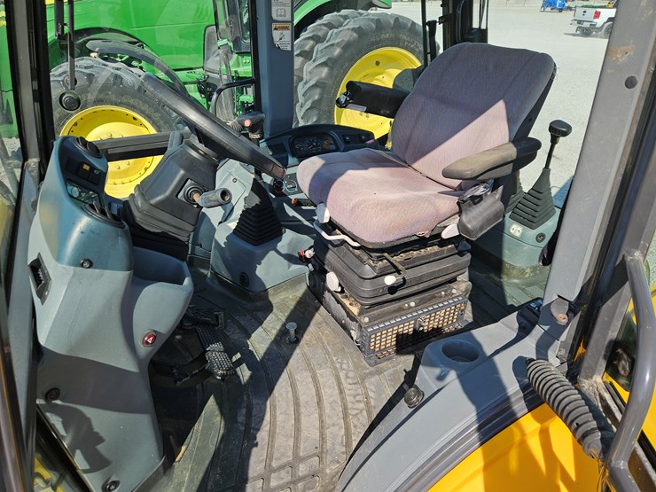 2005-new-holland-lb75b-image-8