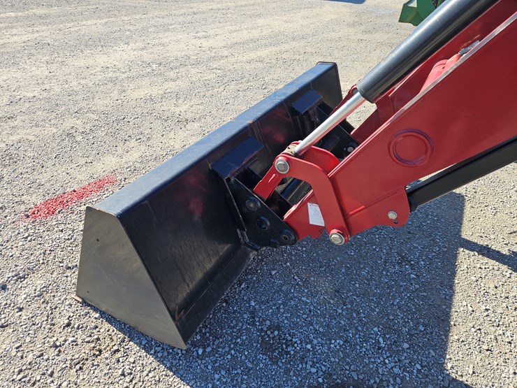 case-ih-farmall-120c-image-6