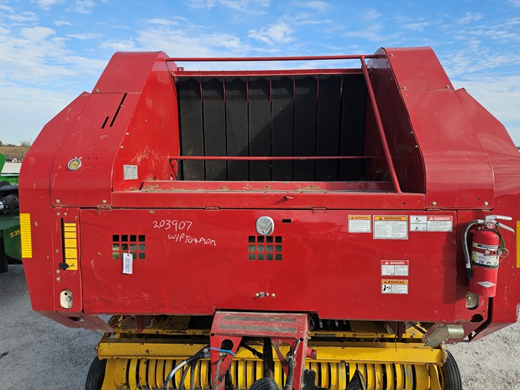 2012-new-holland-br7090-image-3