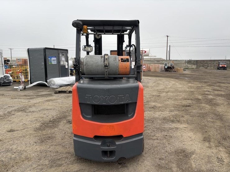 2011-toyota-8fgcu30-image-8