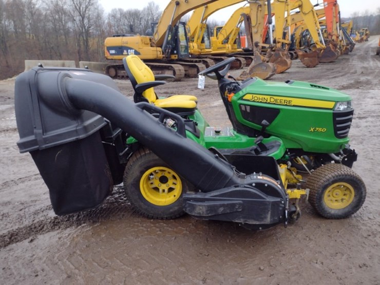 john-deere-x750-image-3