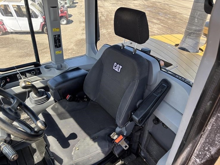 2019-caterpillar-930m-image-31