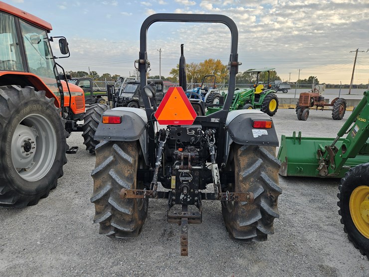 #203585-•-white-6045-tractor-image-6