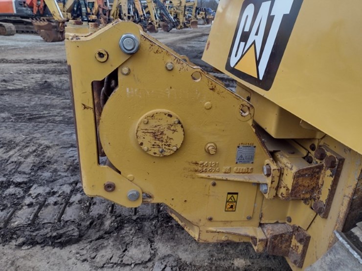 caterpillar-14-image-34