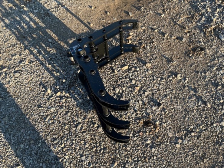 wood-grabber-for-mini-excavator-image-1