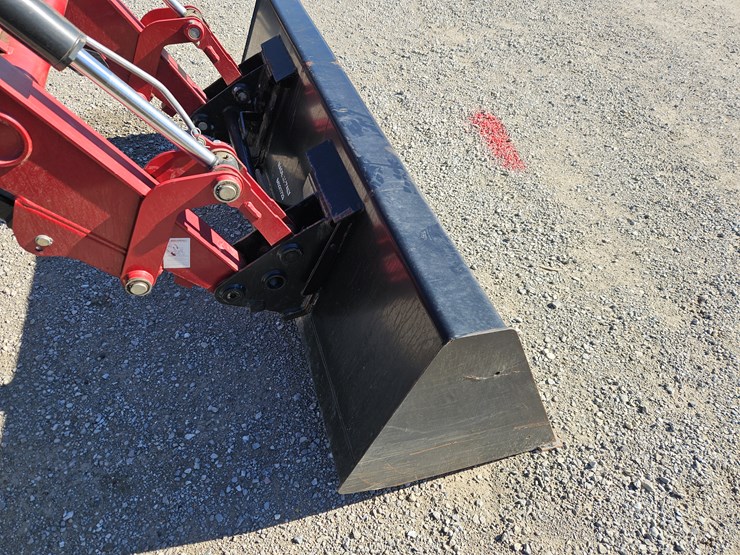 case-ih-farmall-120c-image-24