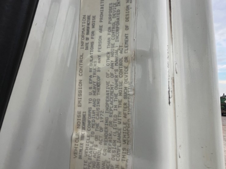 2015-freightliner-cascadia-daycab-image-22