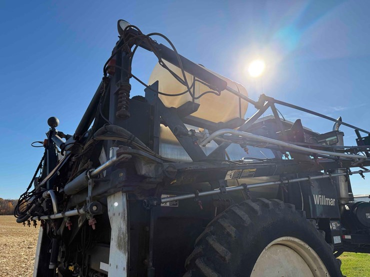 willmar-8400-sprayer-image-19