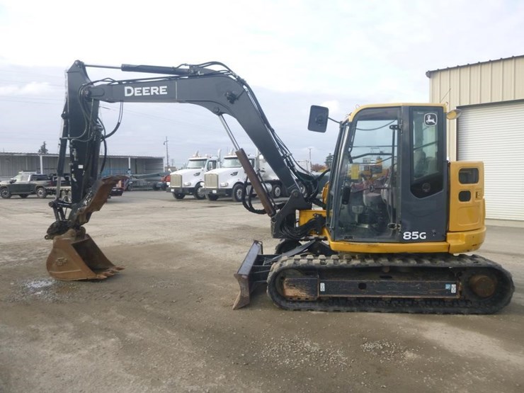 2016-deere-85g-image-5