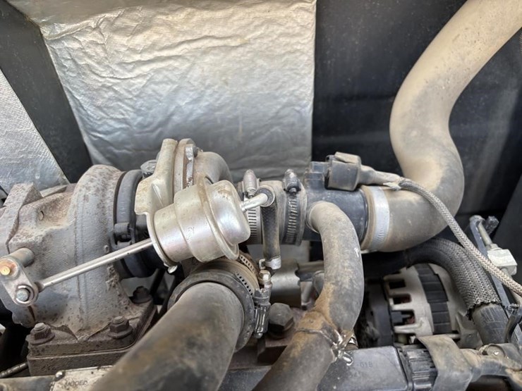 2014-takeuchi-tb290-image-64