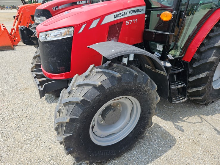 2018-massey-ferguson-5711-image-19