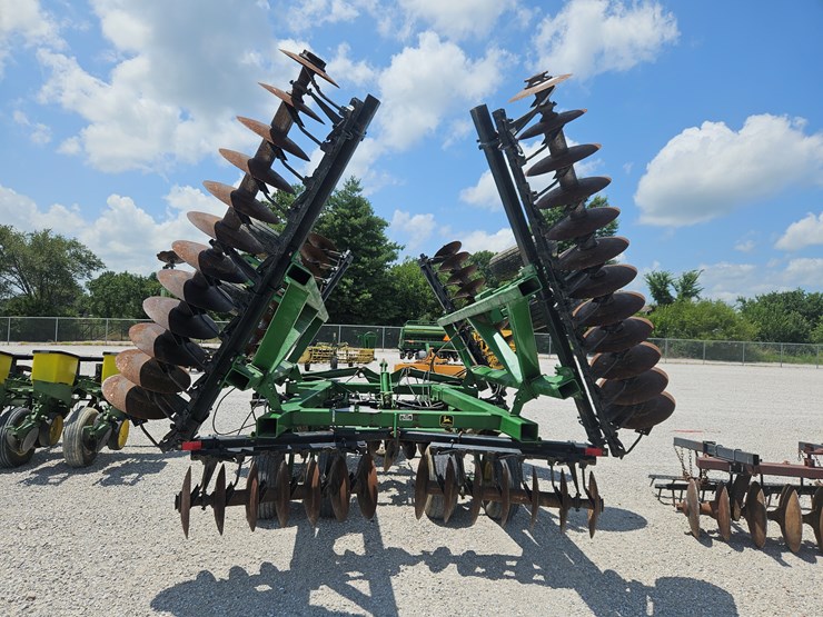 john-deere-630-image-8