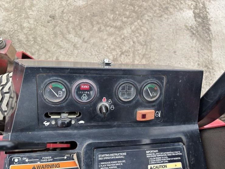 2009-toro-groundsmaster-328d-image-16