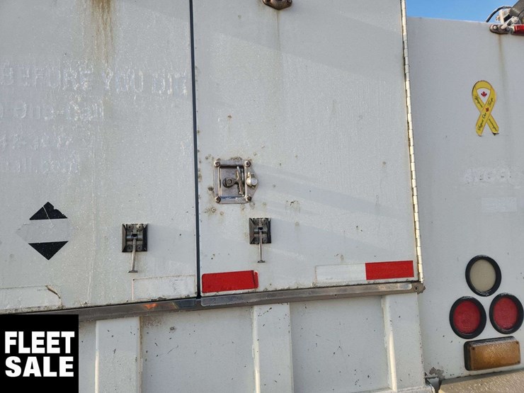 2006-ford-f550-image-44