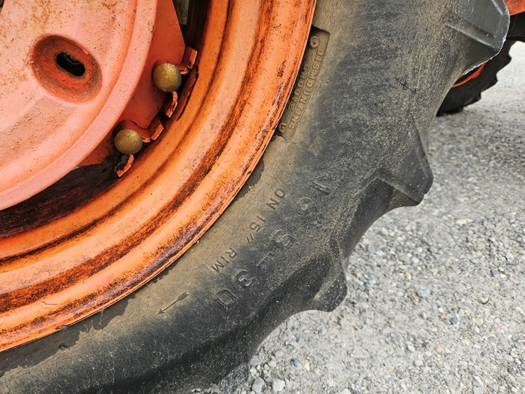 2008-kubota-m7040-image-8