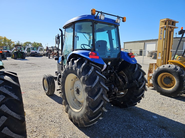 #203831-•-new-holland-td95-tractor-image-12
