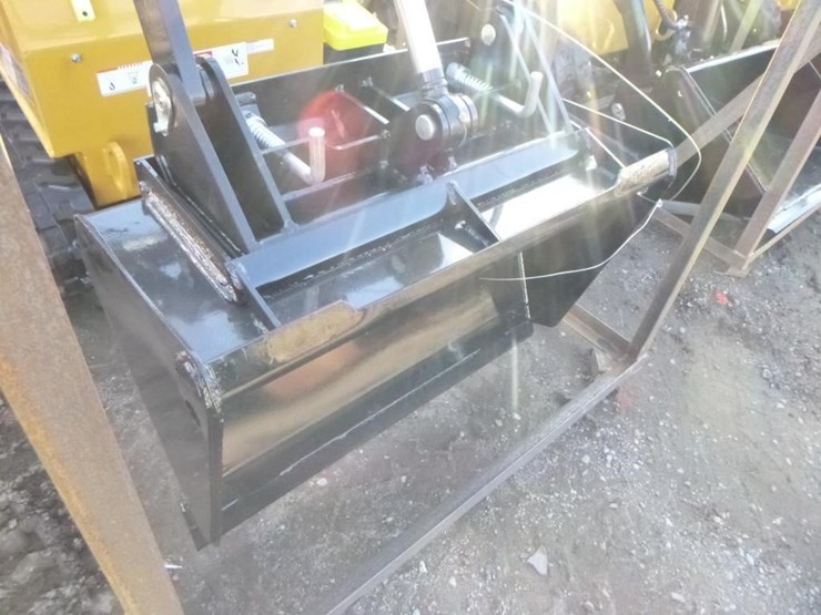 2025-agt-mx-mrt14-skid-steer-track-loader-image-8