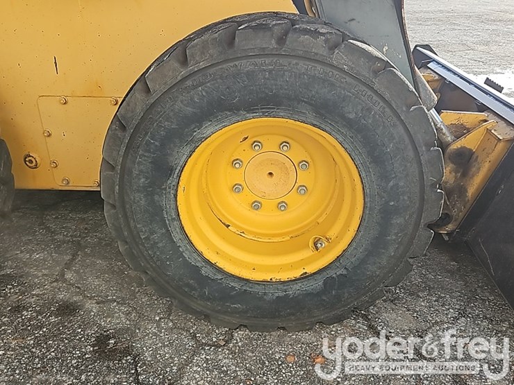 2012-deere-328d-image-10