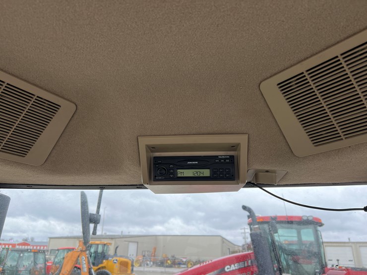 2002-john-deere-8420t-image-13