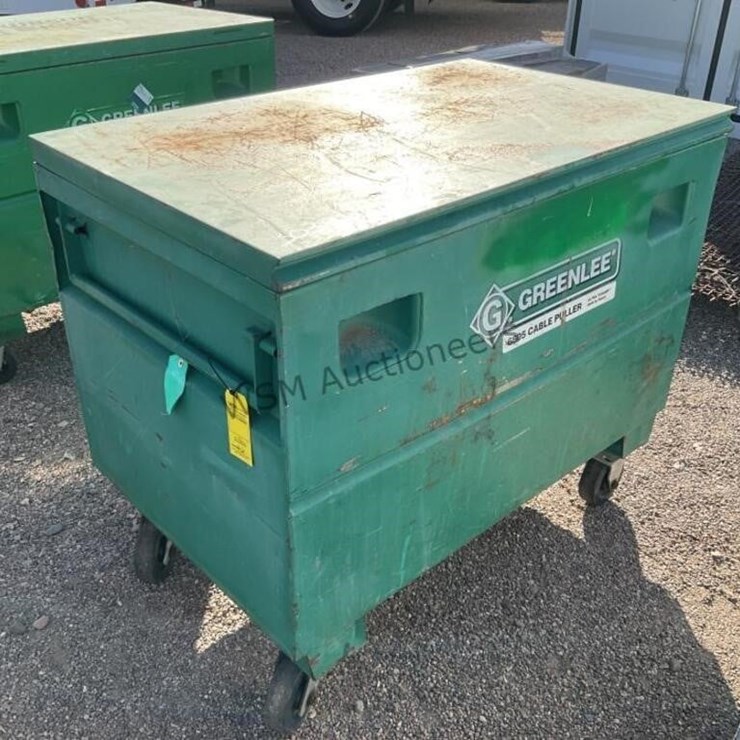 STEEL JOB BOX W/ CABLE PULLER