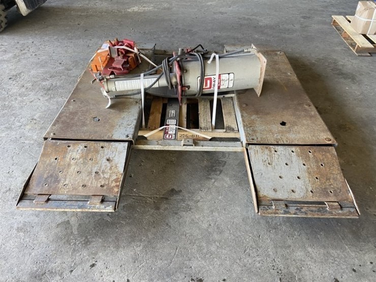 gray-ql-60-quicklift-plus-vehicle-lift-image-2