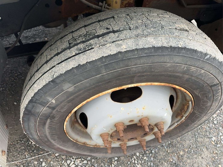 2003-ford-f550-image-12