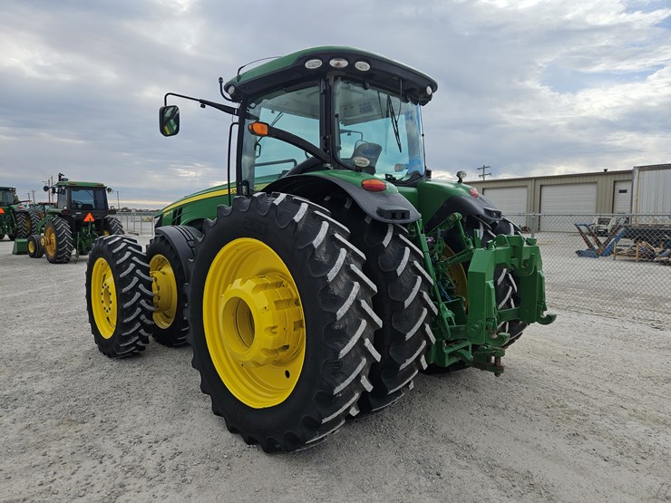2014-john-deere-8345r-image-13