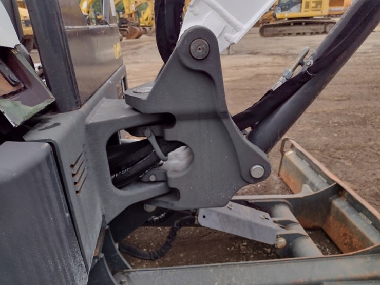 bobcat-e32-image-26