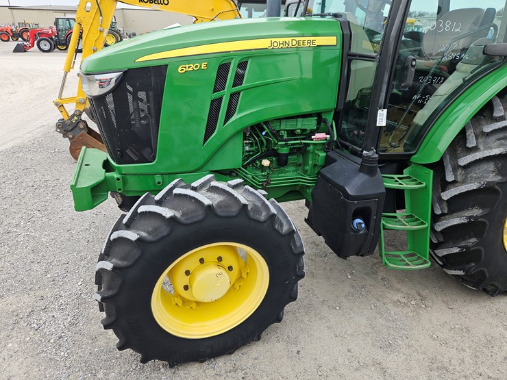 2017-john-deere-6120e-image-3