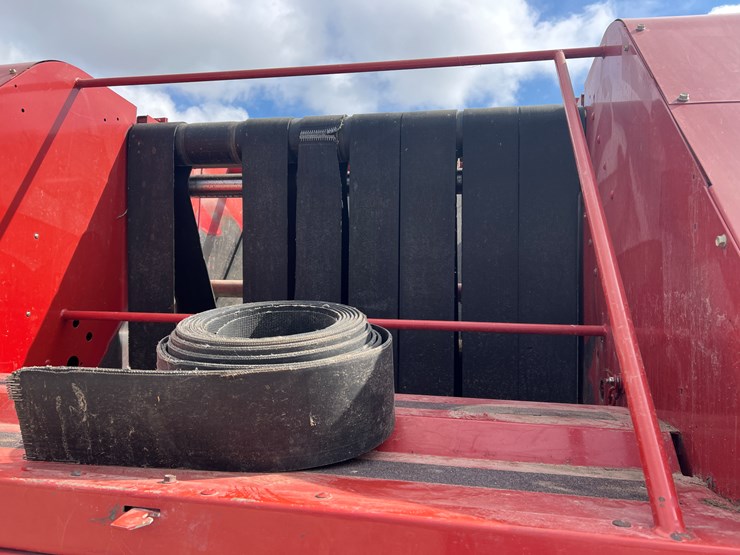 2009-new-holland-br7090-image-4