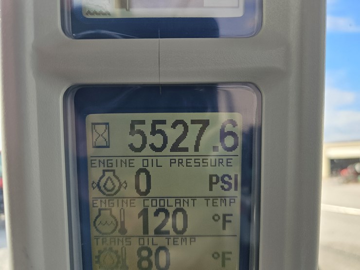 2015-new-holland-t8.410-image-11