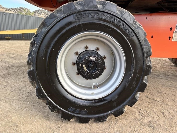 2013-jlg-400s-image-20