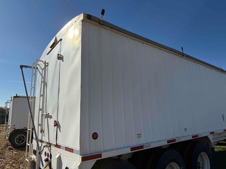 agri-trader-hopper-bottom-image-12