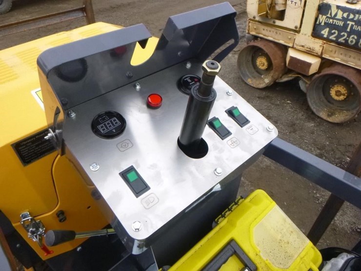 sdlool-sl1000-tandem-vibratory-roller-image-15