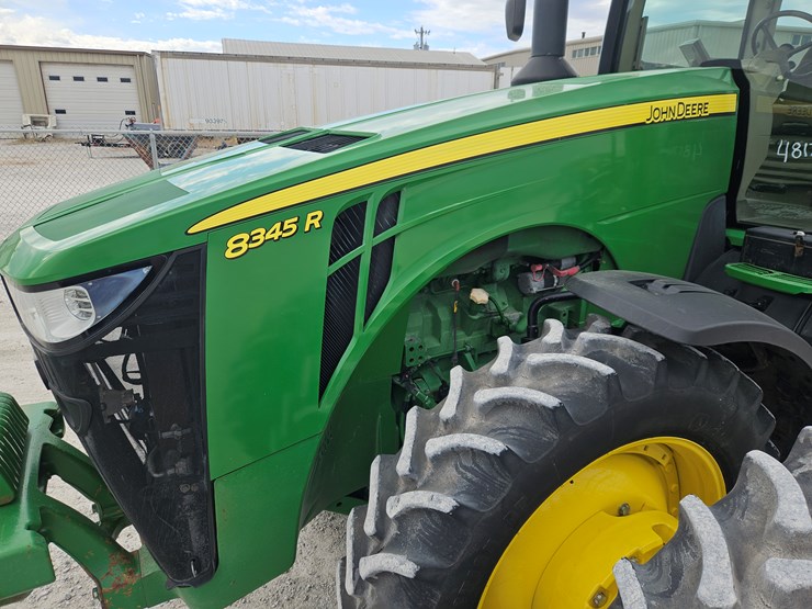 2014-john-deere-8345r-image-21