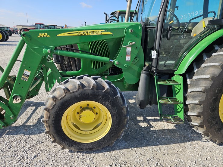 2011-john-deere-6100d-image-7