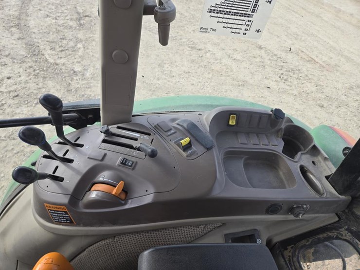 2022-john-deere-6135e-image-22