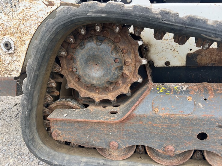 2020-bobcat-t595-image-14