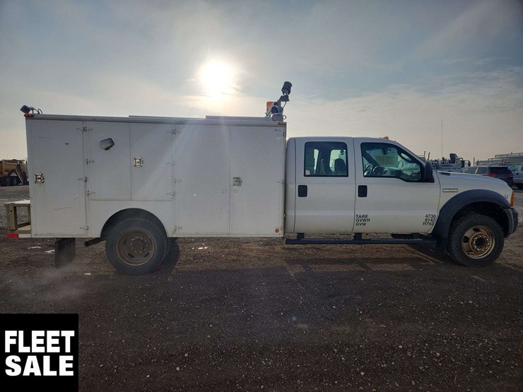 2006-ford-f550-image-21