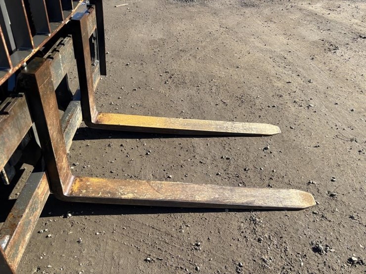 2017-case-586h-image-10