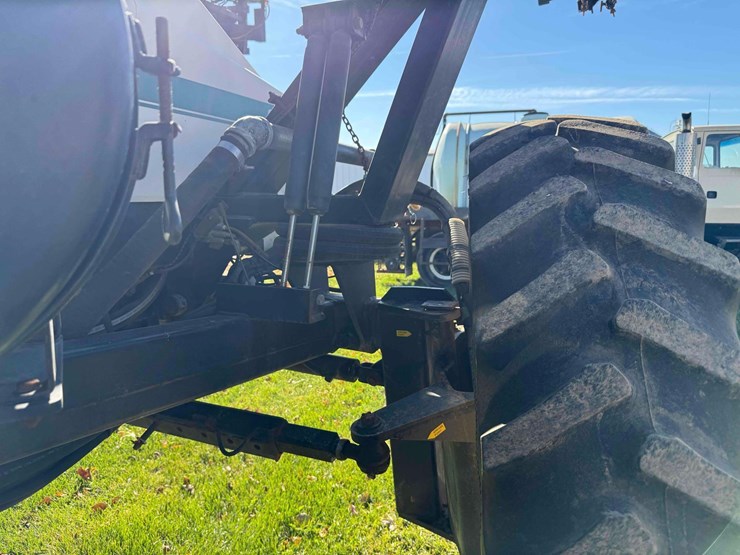 willmar-8400-sprayer-image-26