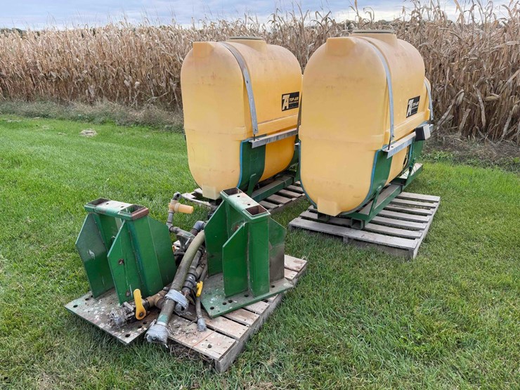 250-gal-top-air-saddle-tanks-image-1