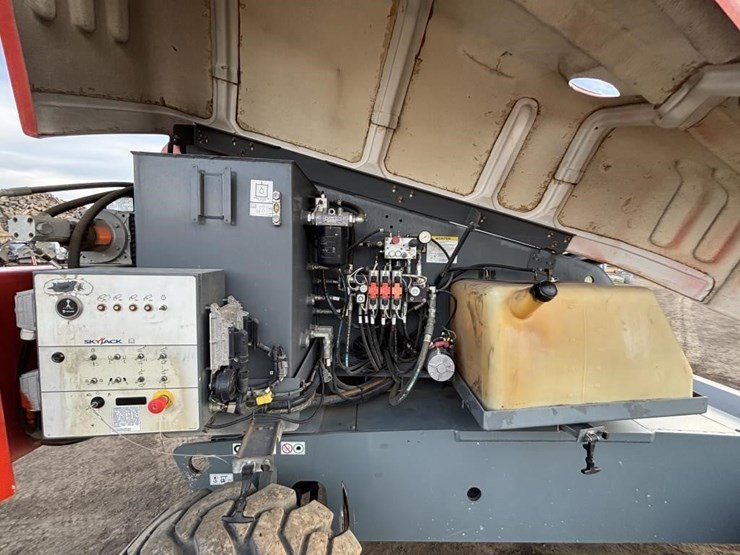 2012-skyjack-sj45t-image-32