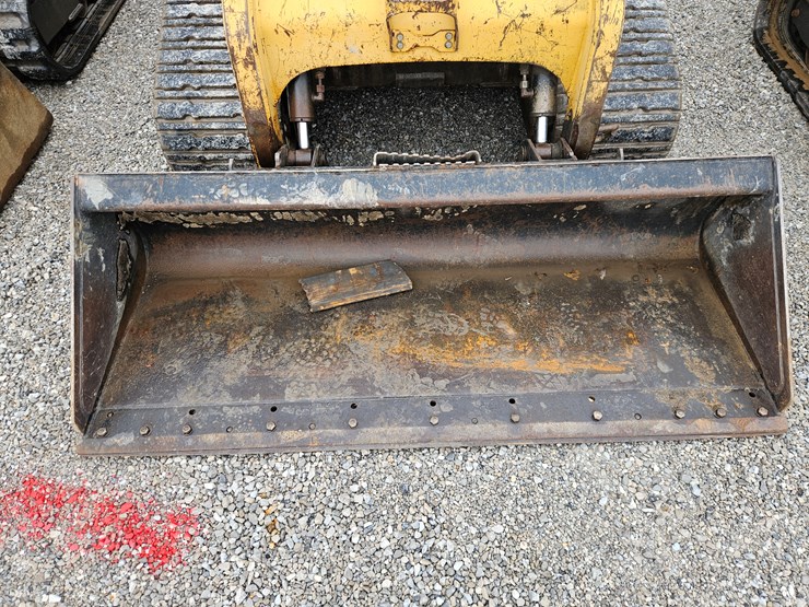 2004-caterpillar-277b-image-3