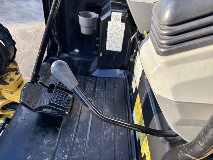 2021-caterpillar-302.7cr-image-32