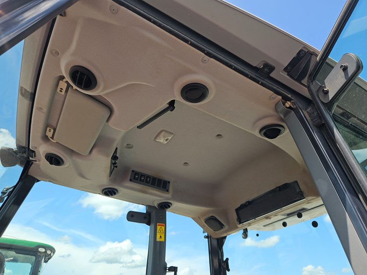 2014-massey-ferguson-4610-image-8