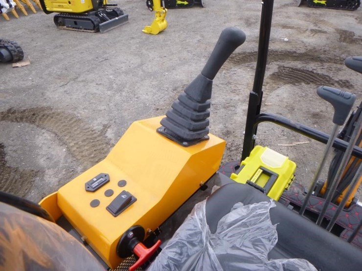 2025-vicsec-vc15-y-hydraulic-excavator-image-21